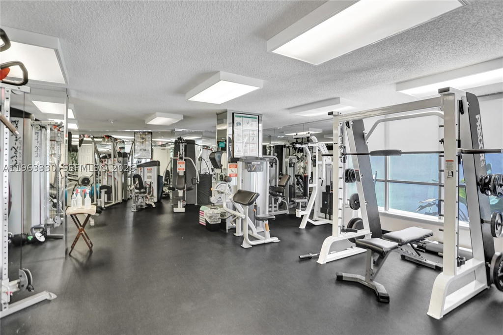 Real estate property located at 3530 Mystic Pointe Dr #2202, Miami-dade, Mystic Pointe Tower 500 C, Aventura, FL