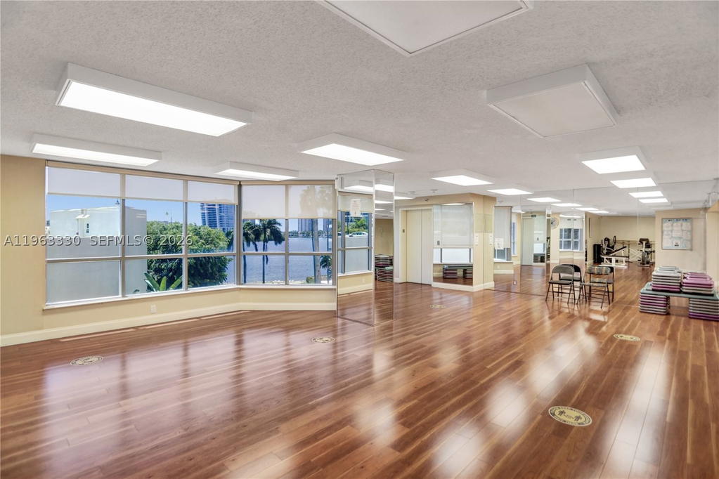 Real estate property located at 3530 Mystic Pointe Dr #2202, Miami-dade, Mystic Pointe Tower 500 C, Aventura, FL