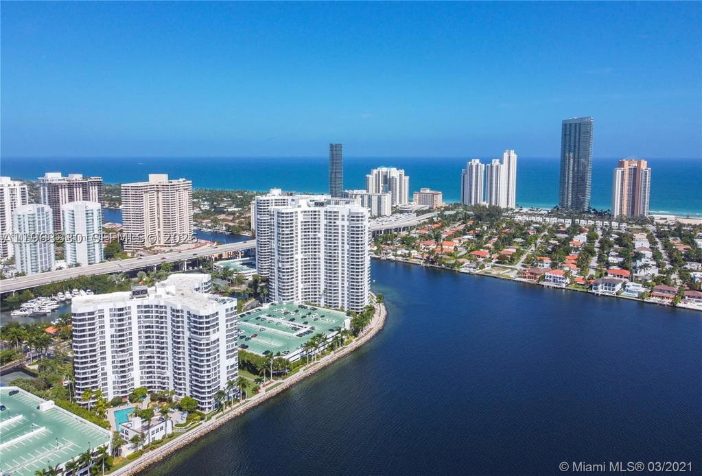 Real estate property located at 3530 Mystic Pointe Dr #2202, Miami-dade, Mystic Pointe Tower 500 C, Aventura, FL