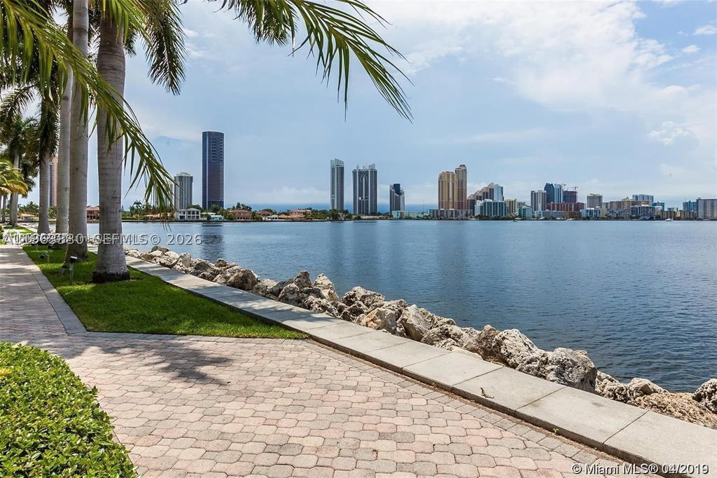 Real estate property located at 3530 Mystic Pointe Dr #2202, Miami-dade, Mystic Pointe Tower 500 C, Aventura, FL