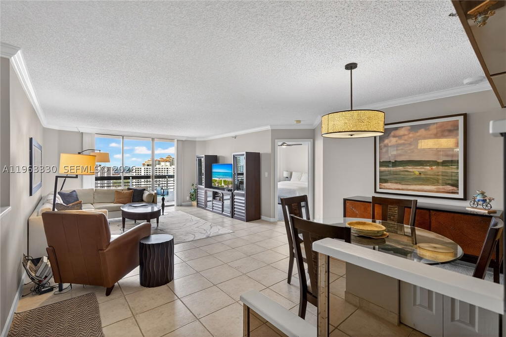 Real estate property located at 3530 Mystic Pointe Dr #2202, Miami-dade, Mystic Pointe Tower 500 C, Aventura, FL