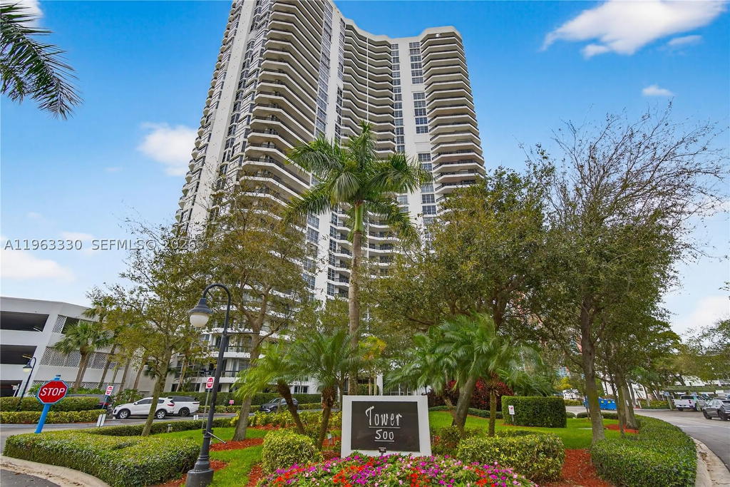 Real estate property located at 3530 Mystic Pointe Dr #2202, Miami-dade, Mystic Pointe Tower 500 C, Aventura, FL