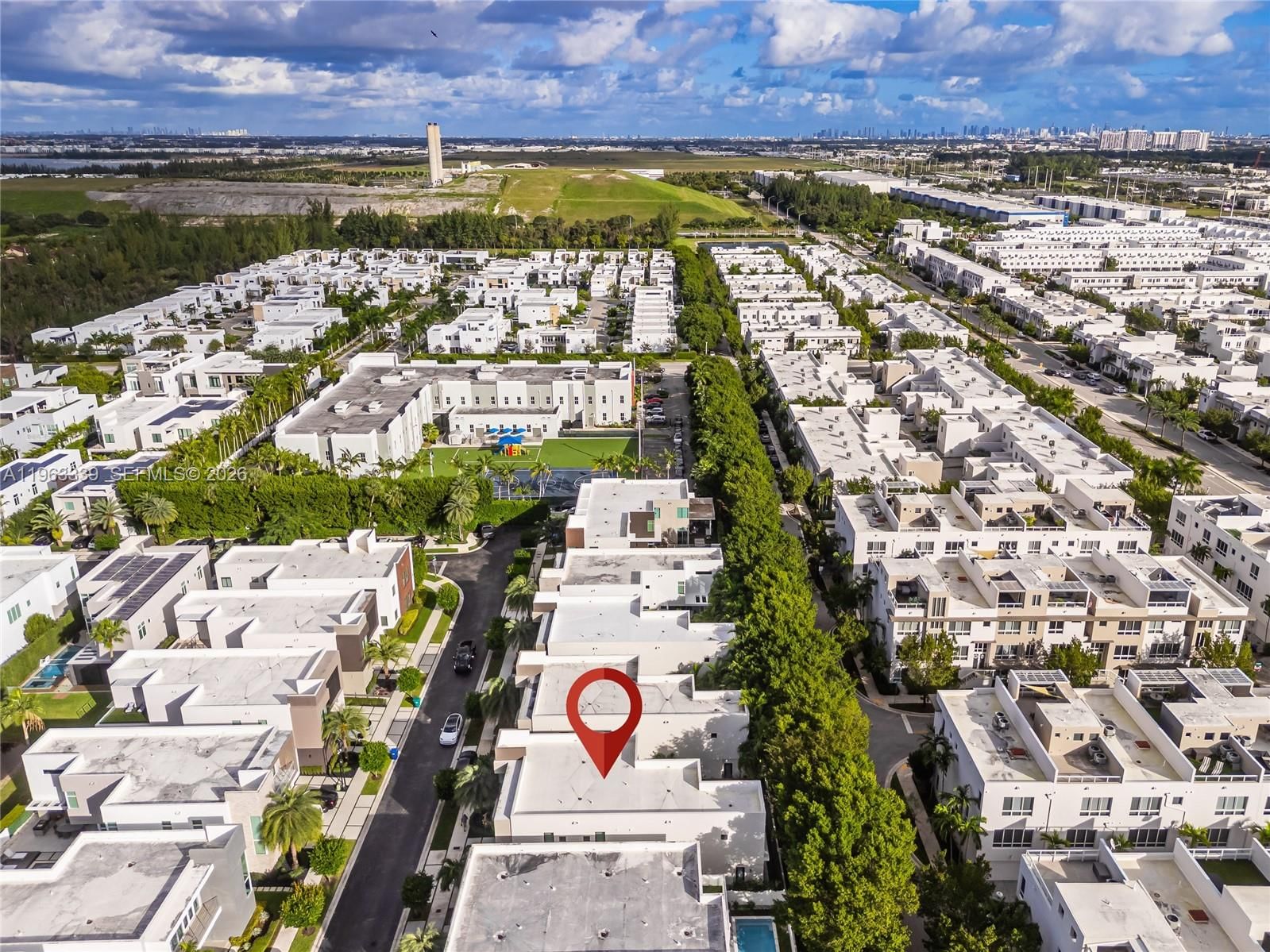 Real estate property located at 10540 67th Ter, Miami-dade, Grand Floridian Estates, Doral, FL