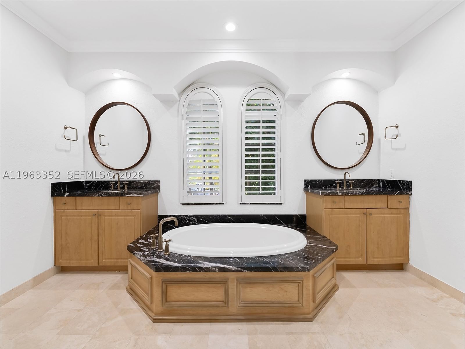 Real estate property located at 827 2nd Ct, Broward, Colee Hammock, Fort Lauderdale, FL
