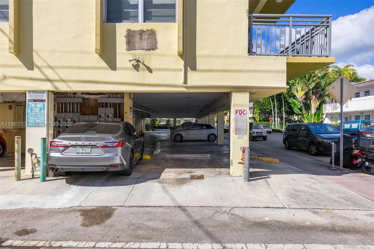 Real estate property located at 851 Meridian Ave #43, Miami-dade, Meridian Manor Condo, Miami Beach, FL