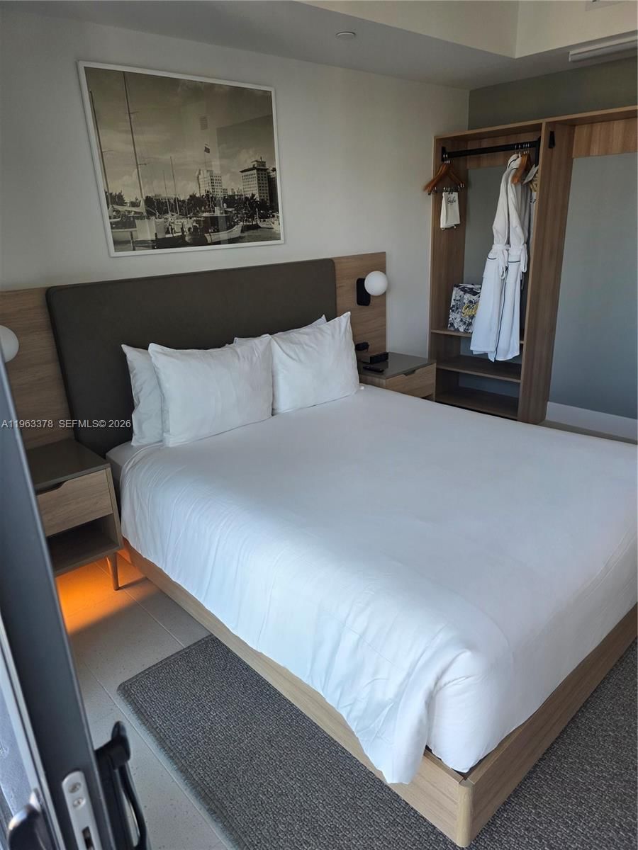 Real estate property located at 159 6th St #4302, Miami-dade, 159 Ne 6th Street Condo, Miami, FL