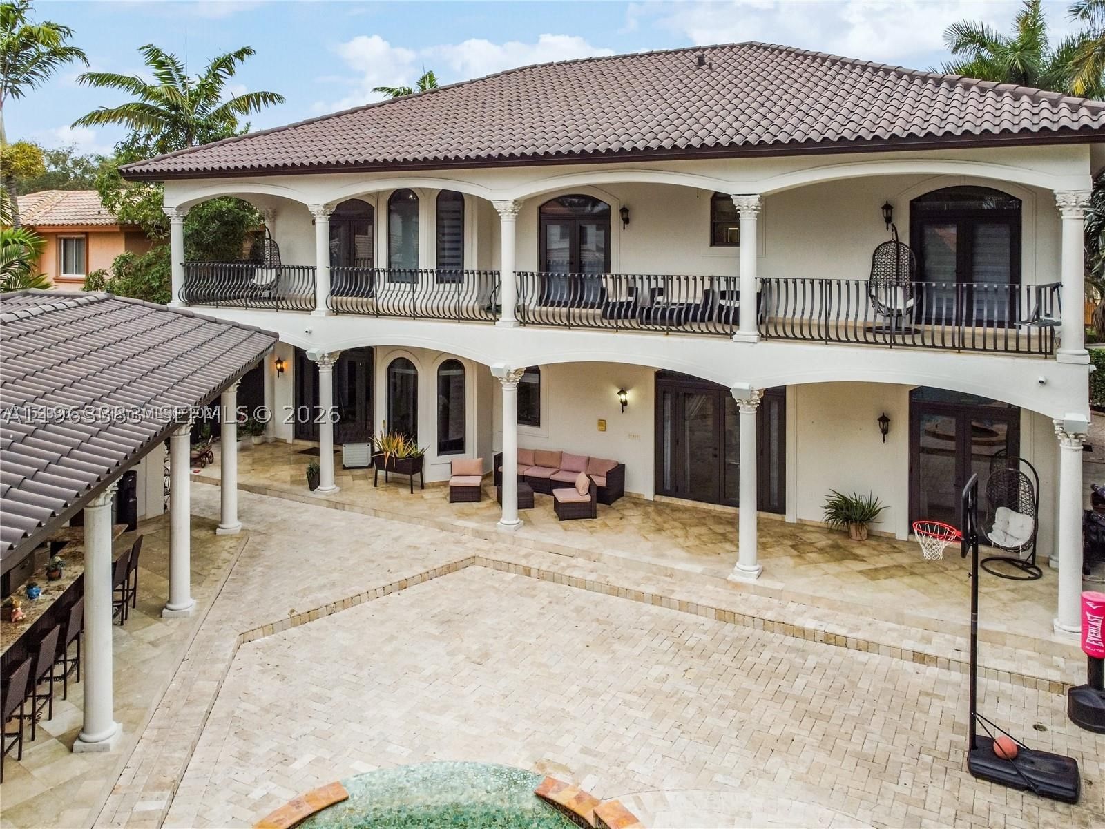 Real estate property located at 8200 163rd St, Miami-dade, 6th Addn To Royal Oaks, Miami Lakes, FL