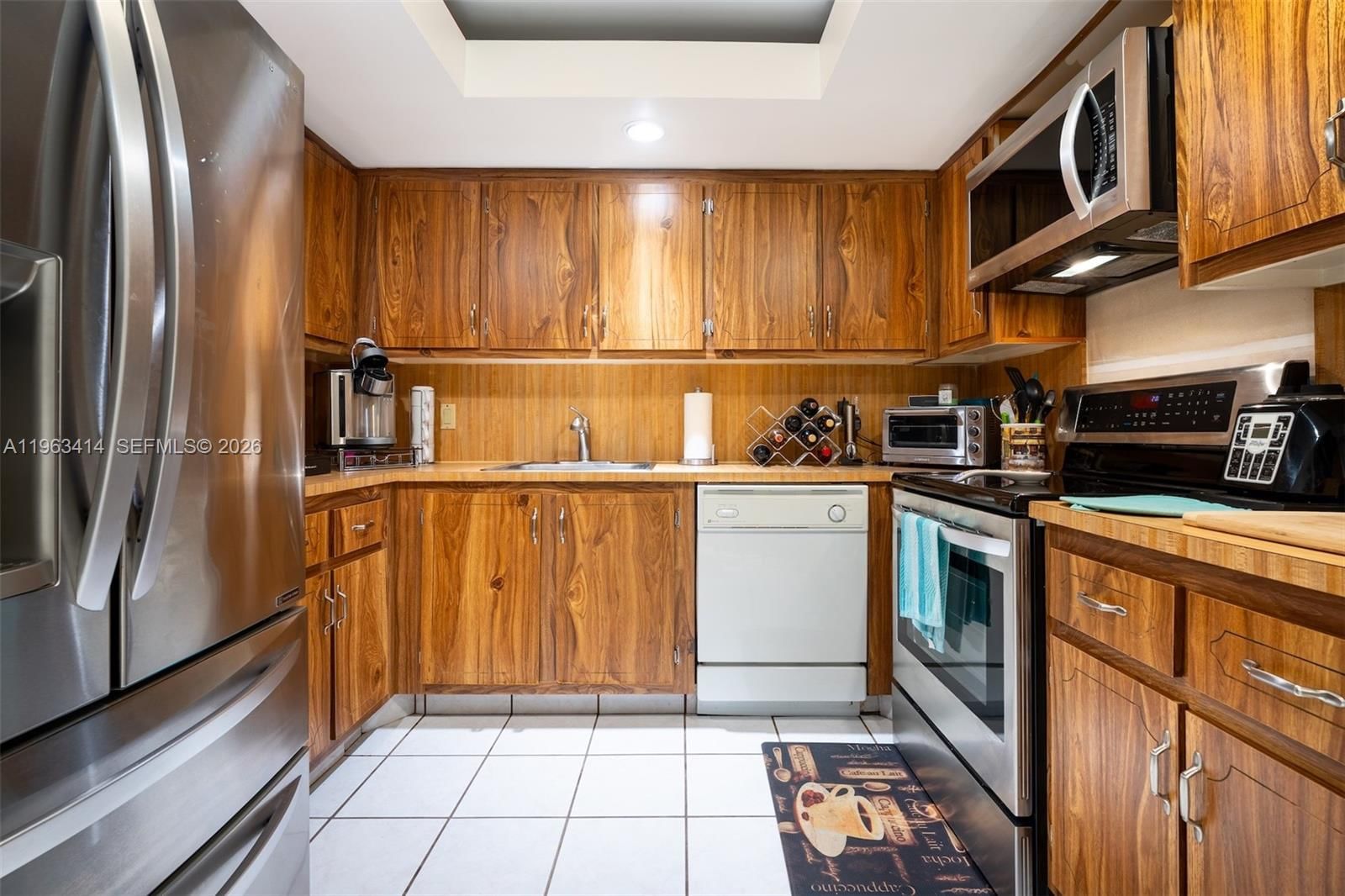 Real estate property located at 16475 Golf Club Rd #307, Broward, Bldg 9 Of Country Club Ap, Weston, FL