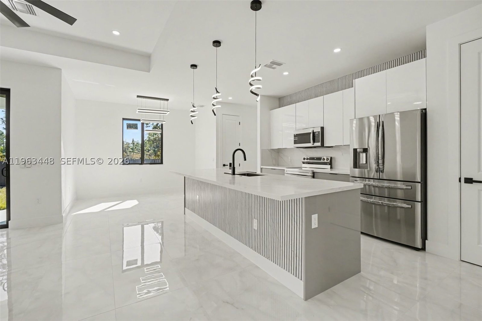 Real estate property located at 369 Woodburn, Lee, Greenbriar Unit 21, Lehigh Acres, FL