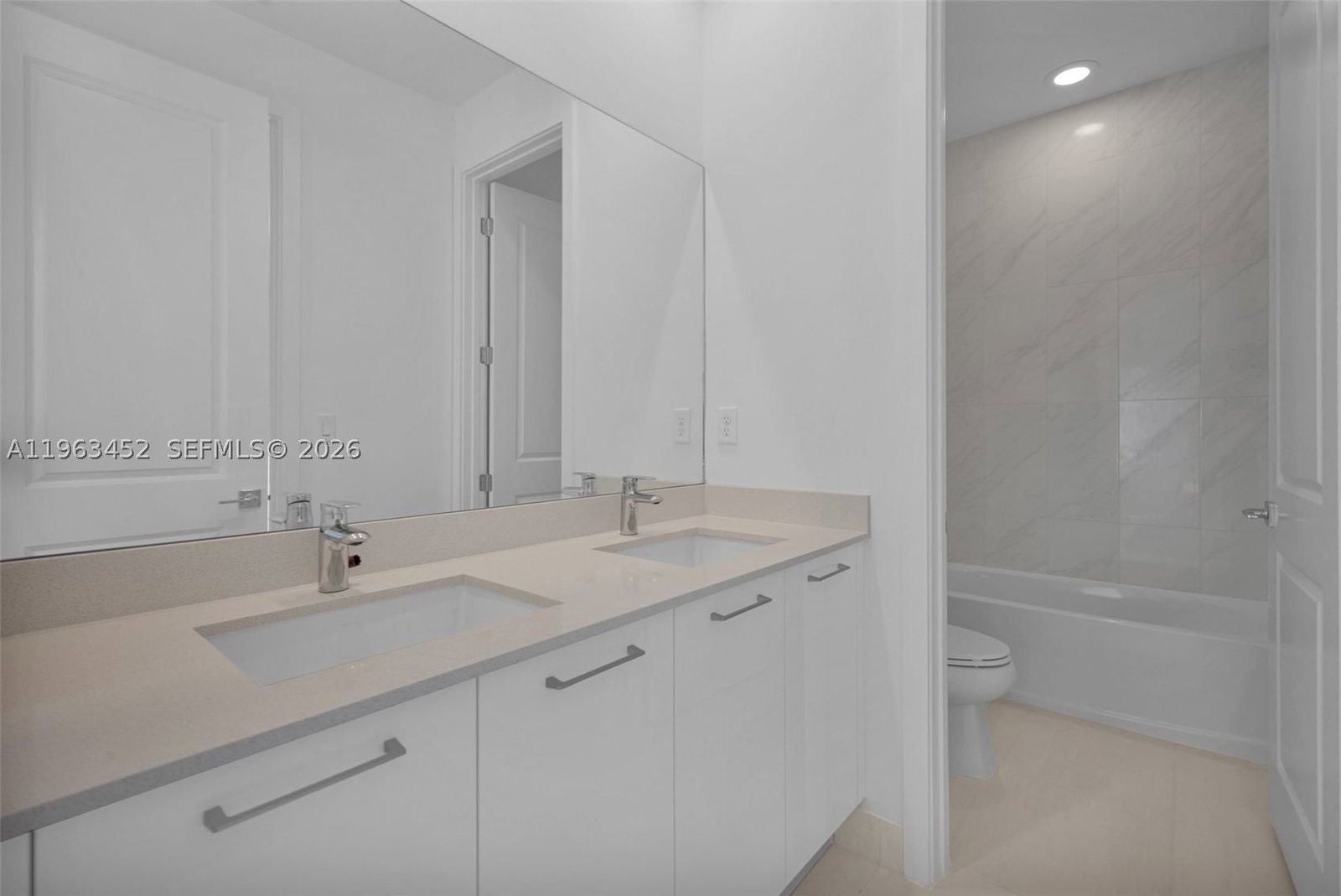 Real estate property located at 10386 57th Ct, Broward, Kingfisher Reserve, Cooper City, FL