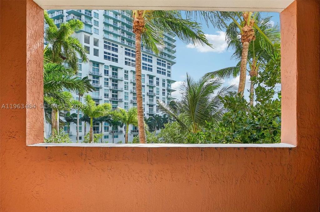 Real estate property located at 2000 Bayshore Dr #304, Miami-dade, Cite Condo, Miami, FL