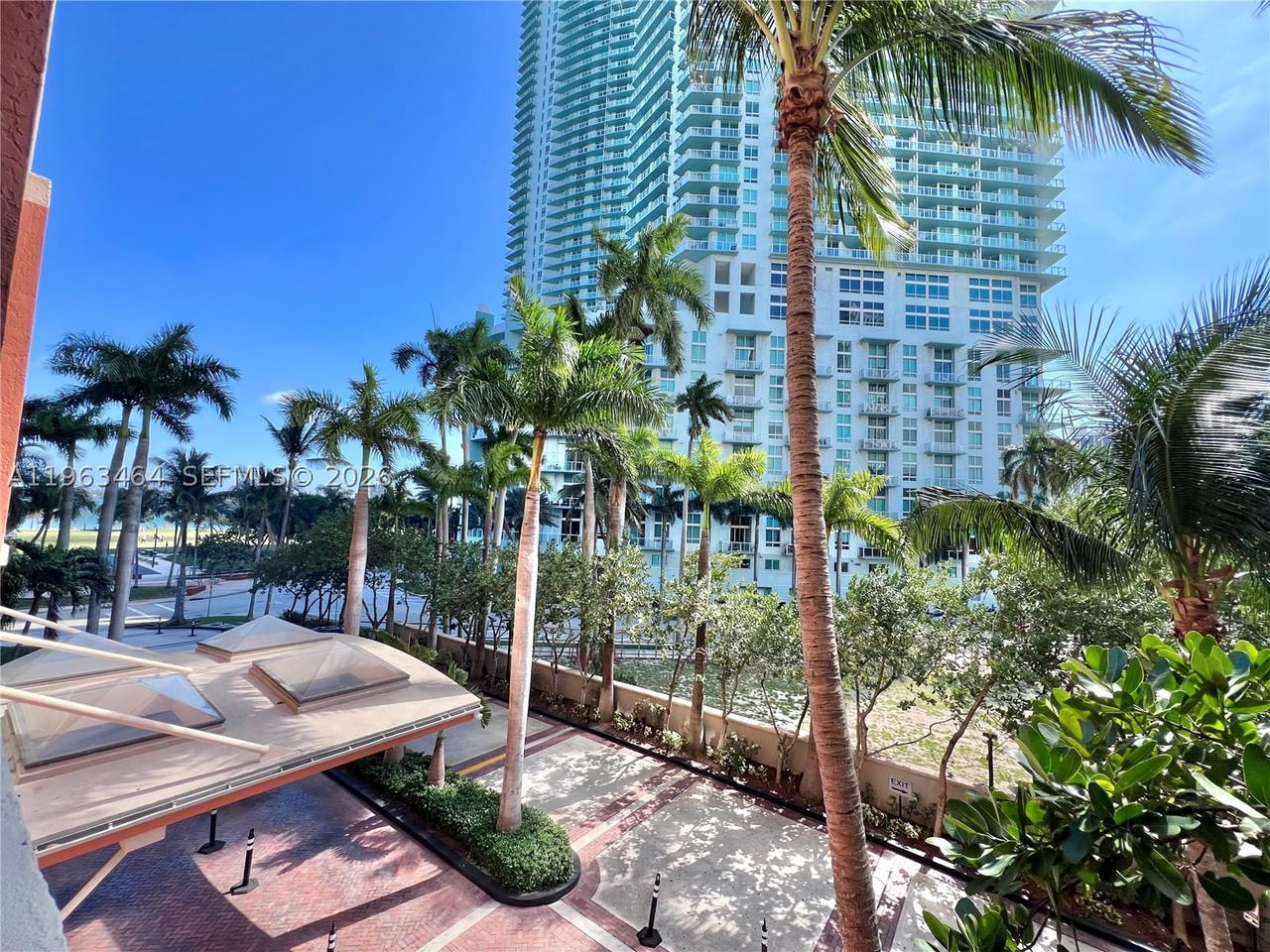 Real estate property located at 2000 Bayshore Dr #304, Miami-dade, Cite Condo, Miami, FL