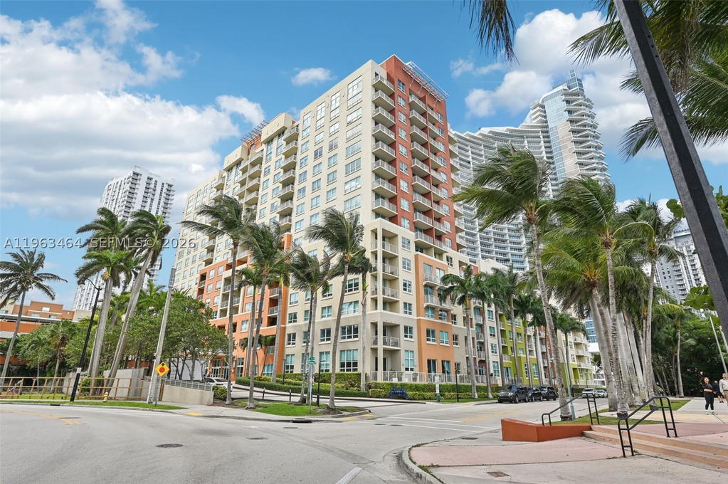 Real estate property located at 2000 Bayshore Dr #304, Miami-dade, Cite Condo, Miami, FL