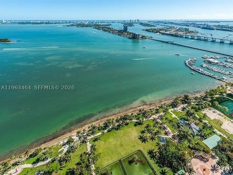 Real estate property located at 2000 Bayshore Dr #304, Miami-dade, Cite Condo, Miami, FL