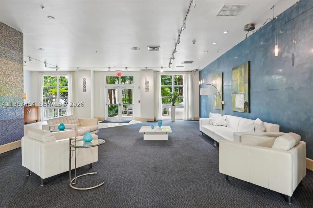 Real estate property located at 2000 Bayshore Dr #304, Miami-dade, Cite Condo, Miami, FL