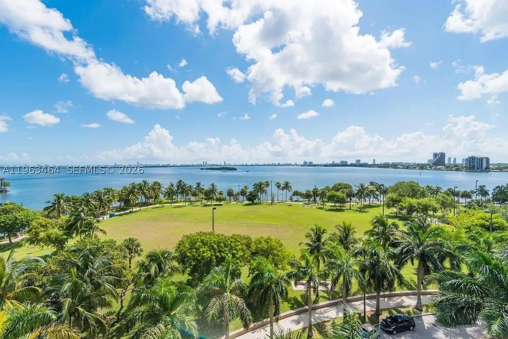 Real estate property located at 2000 Bayshore Dr #304, Miami-dade, Cite Condo, Miami, FL