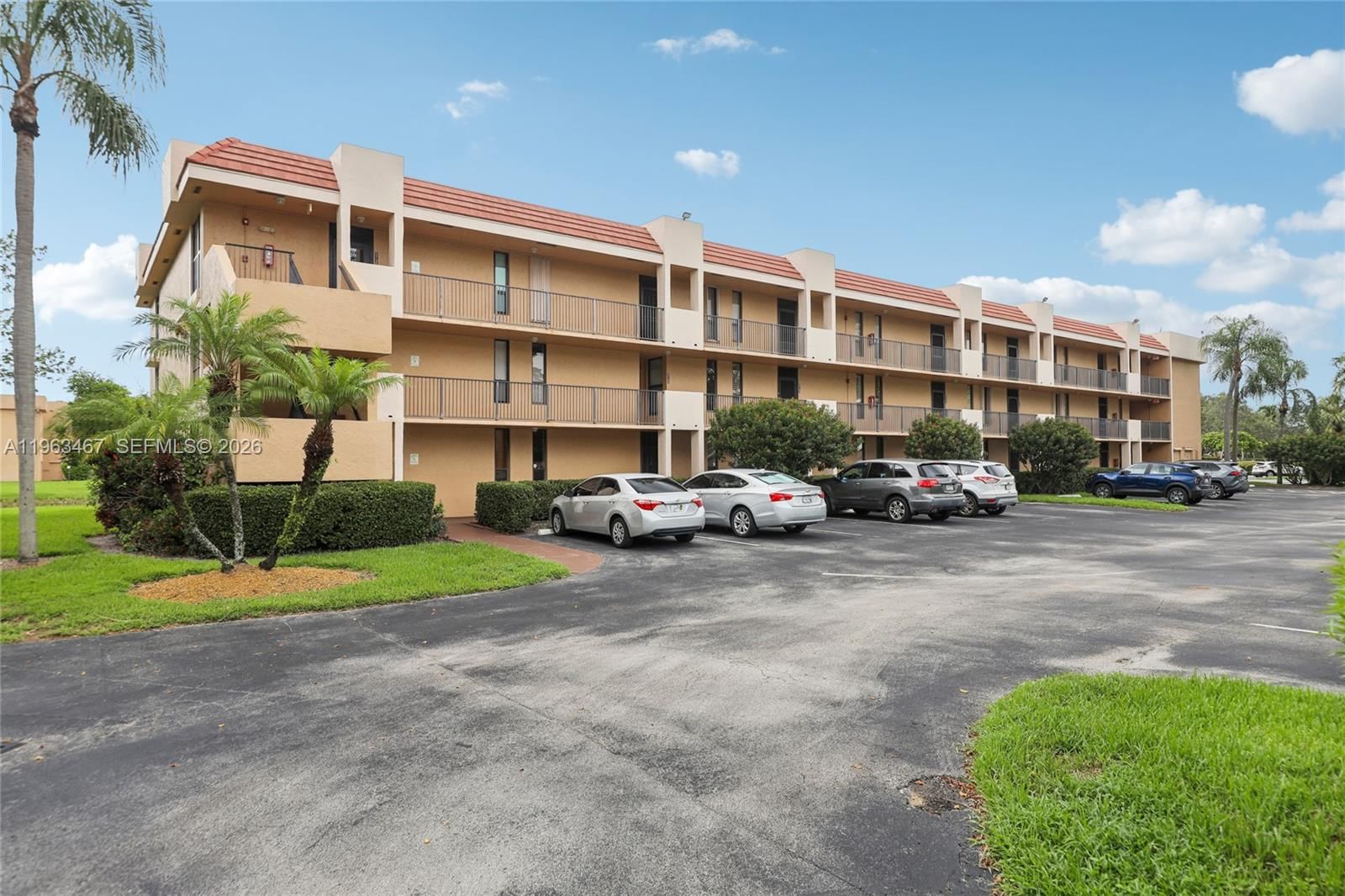 Real estate property located at 5732 Coral Lake Dr #308, Broward, Coral Gate Ii Condo, Margate, FL