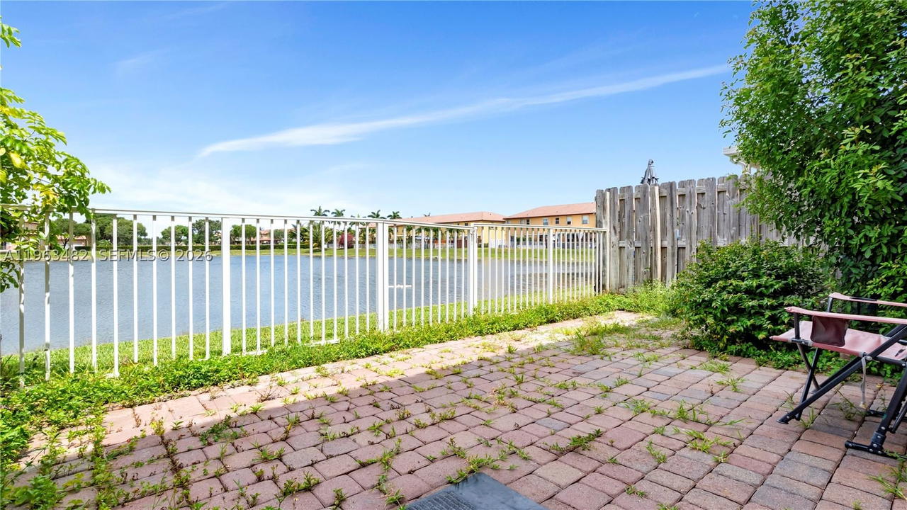 Real estate property located at 8678 113th Ct, Miami-dade, Island At Doral, Doral, FL