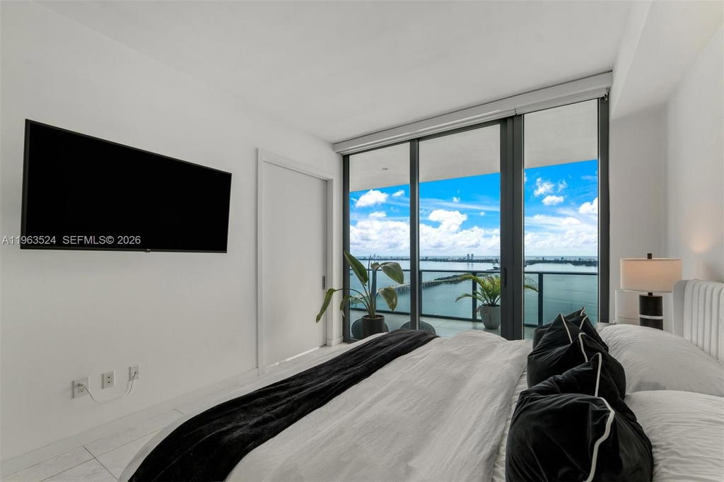 Real estate property located at 480 31st St #4002, Miami-dade, Gran Paraiso, Miami, FL