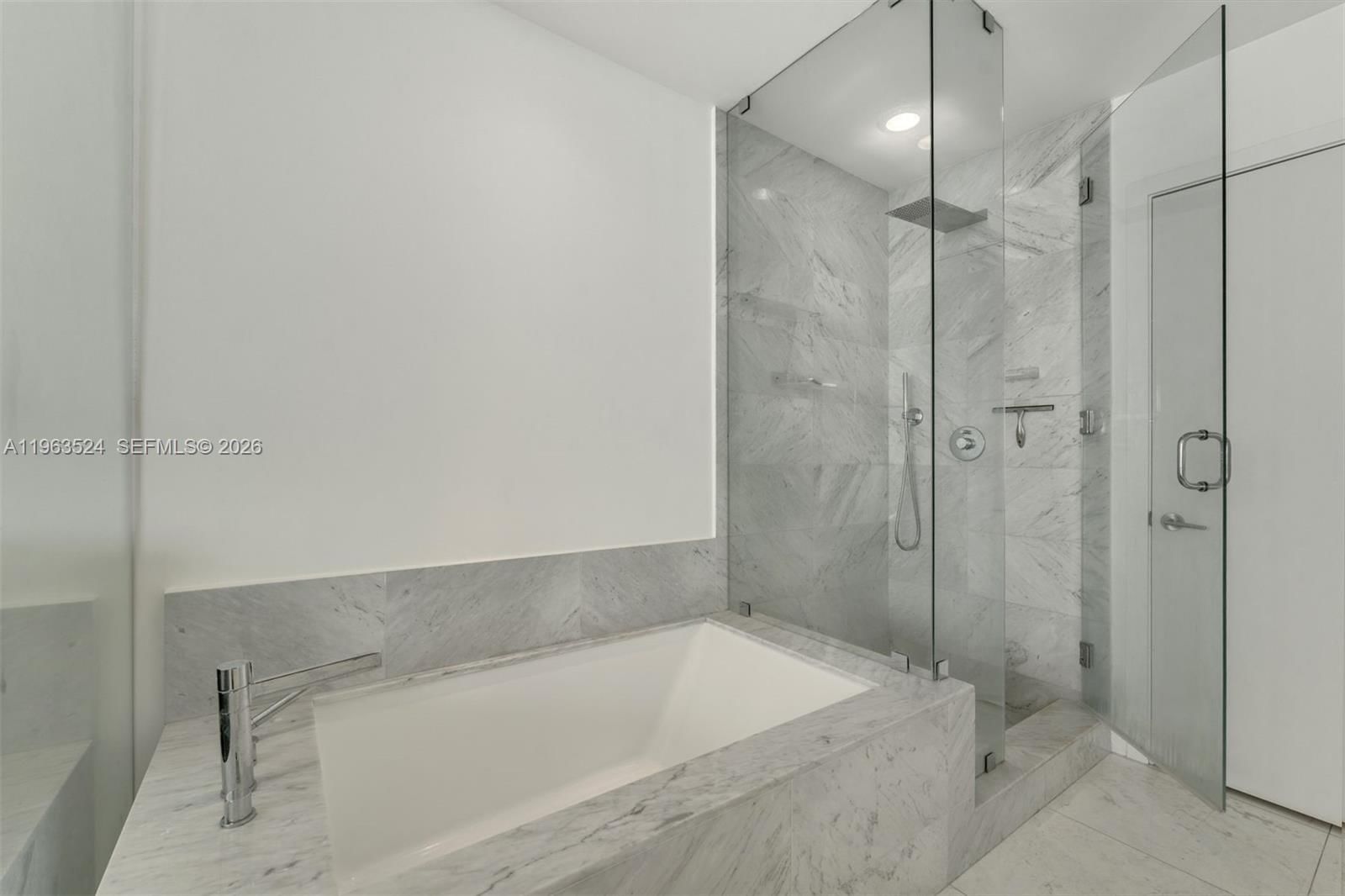 Real estate property located at 480 31st St #4002, Miami-dade, Gran Paraiso, Miami, FL