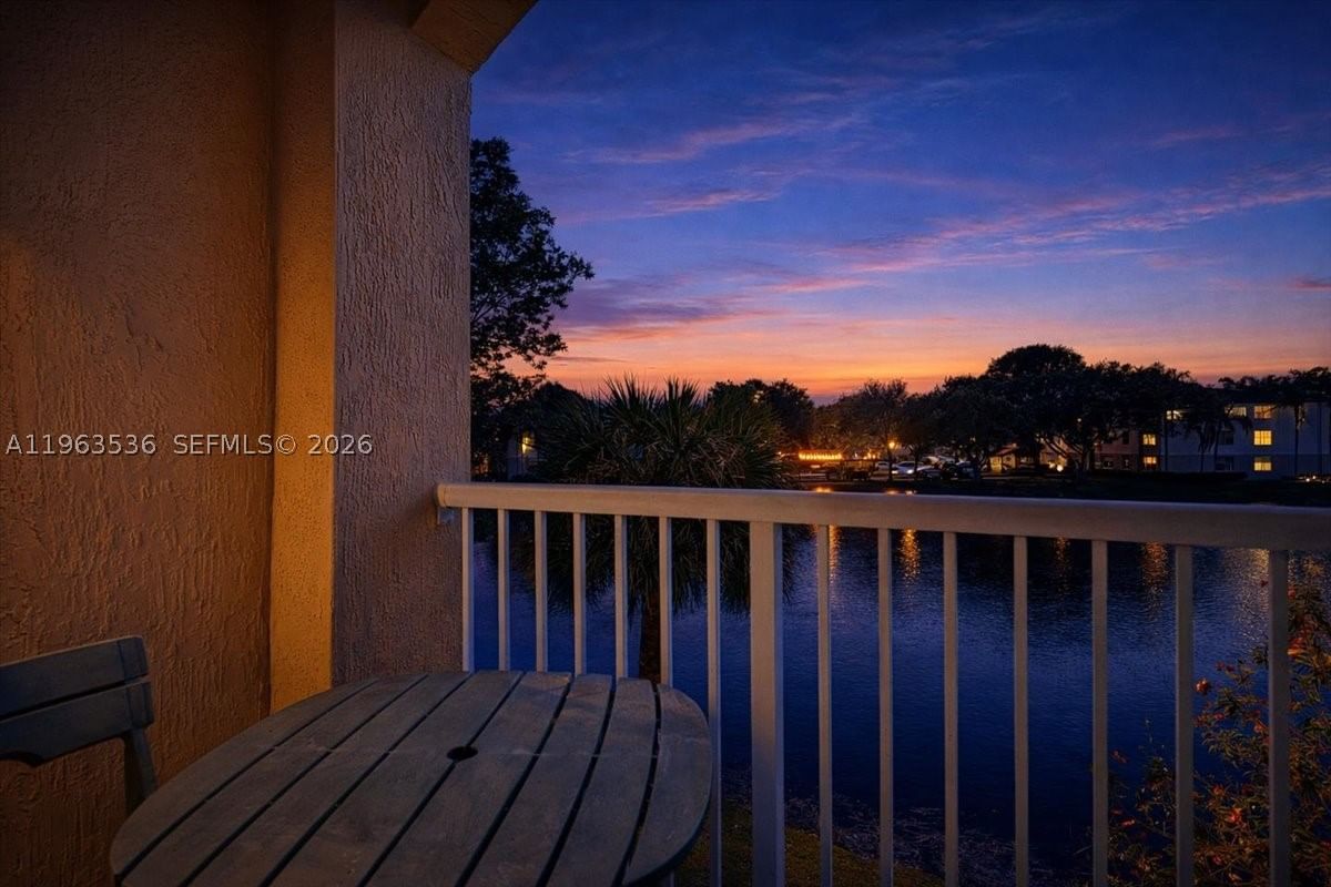 Real estate property located at 150 Jacaranda Country Club Dr #200, Broward, Courtyards At Jacaranda C, Plantation, FL