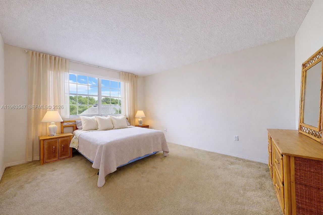 Real estate property located at 6322 112th Pl, Miami-dade, Coral Creek, Miami, FL