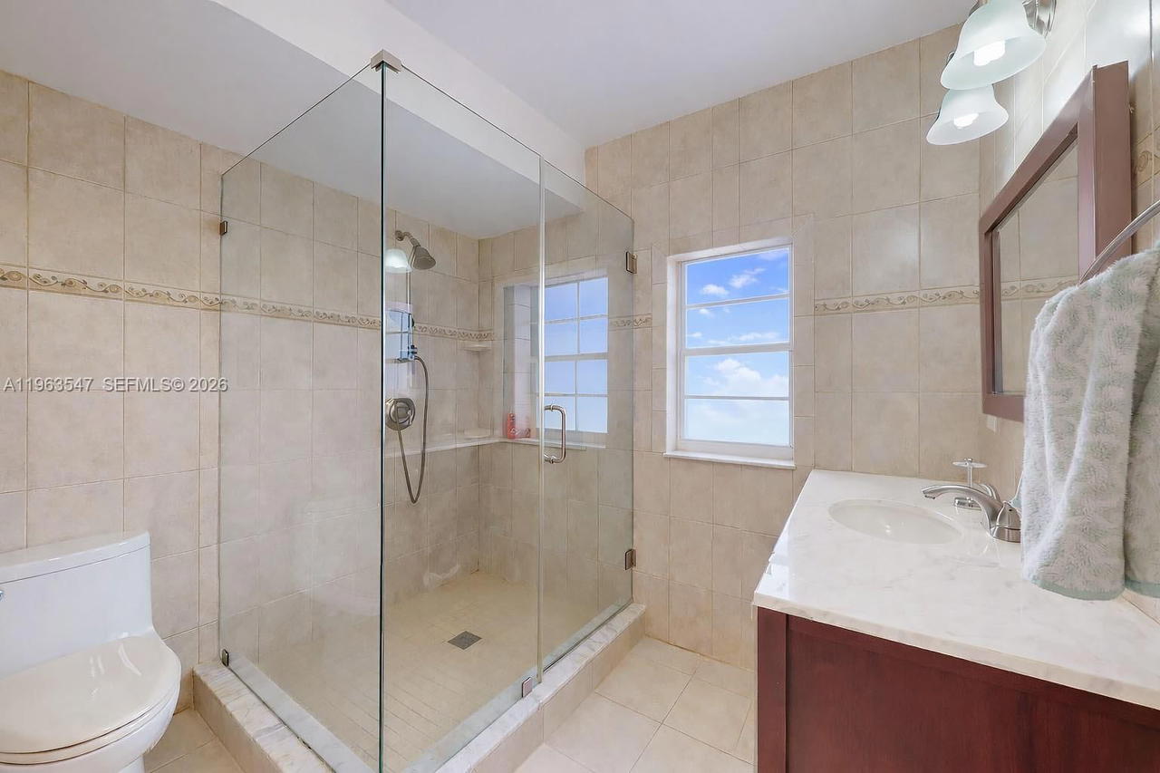Real estate property located at 6322 112th Pl, Miami-dade, Coral Creek, Miami, FL
