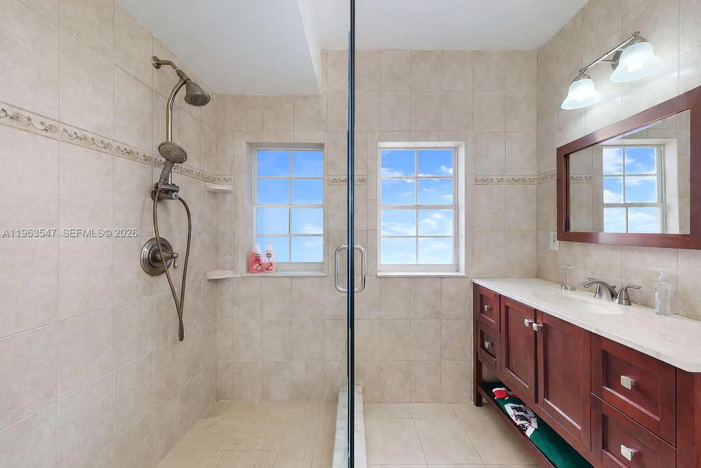 Real estate property located at 6322 112th Pl, Miami-dade, Coral Creek, Miami, FL