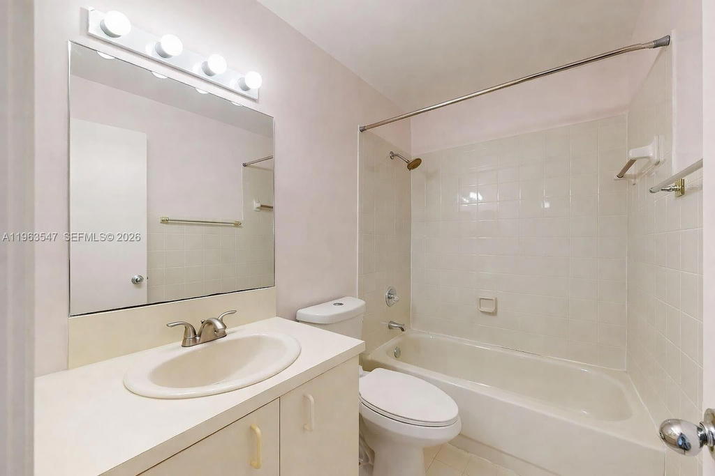 Real estate property located at 6322 112th Pl, Miami-dade, Coral Creek, Miami, FL
