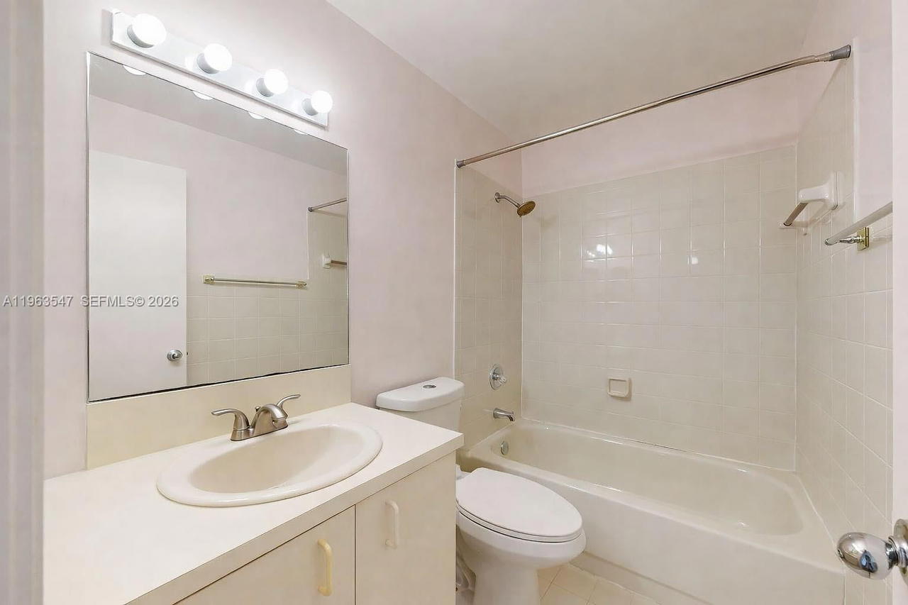 Real estate property located at 6322 112th Pl, Miami-dade, Coral Creek, Miami, FL