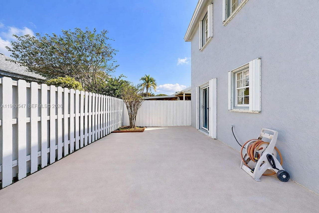 Real estate property located at 6322 112th Pl, Miami-dade, Coral Creek, Miami, FL