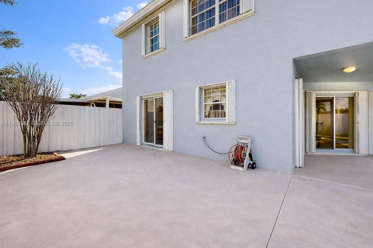 Real estate property located at 6322 112th Pl, Miami-dade, Coral Creek, Miami, FL