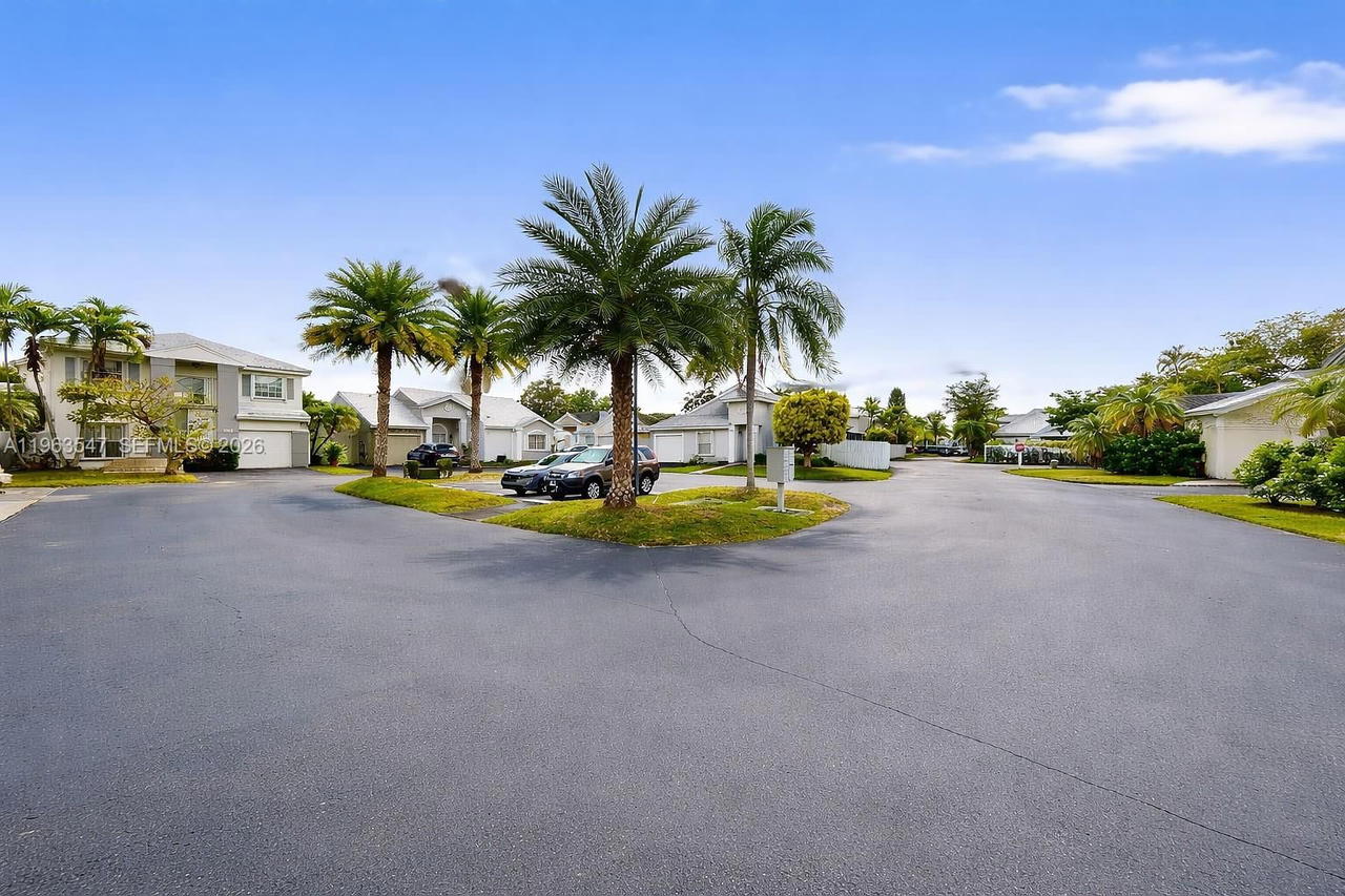 Real estate property located at 6322 112th Pl, Miami-dade, Coral Creek, Miami, FL