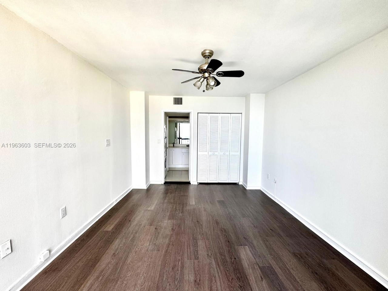 Real estate property located at 2333 Brickell Ave #2607, Miami-dade, Brickell Bay Club Condo, Miami, FL