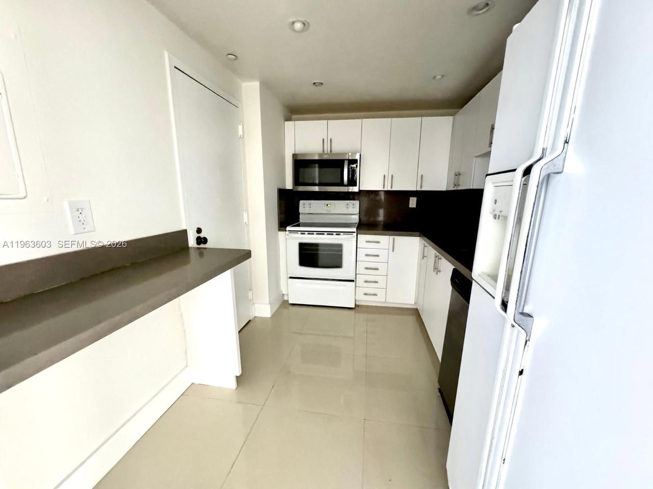 Real estate property located at 2333 Brickell Ave #2607, Miami-dade, Brickell Bay Club Condo, Miami, FL