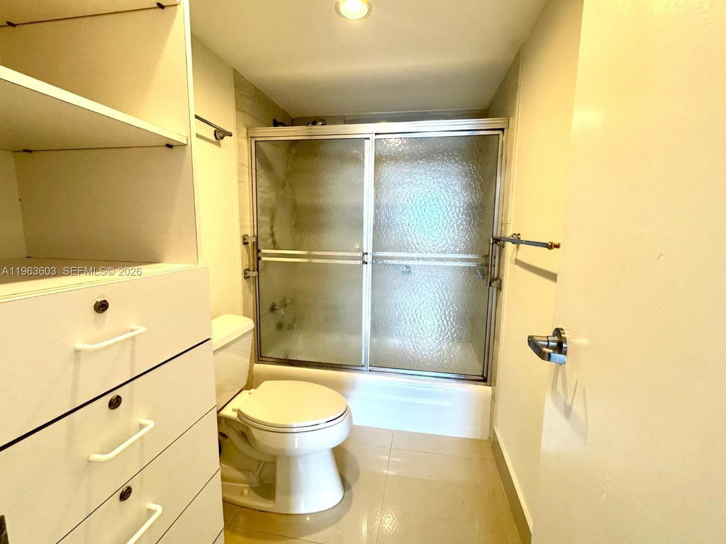 Real estate property located at 2333 Brickell Ave #2607, Miami-dade, Brickell Bay Club Condo, Miami, FL
