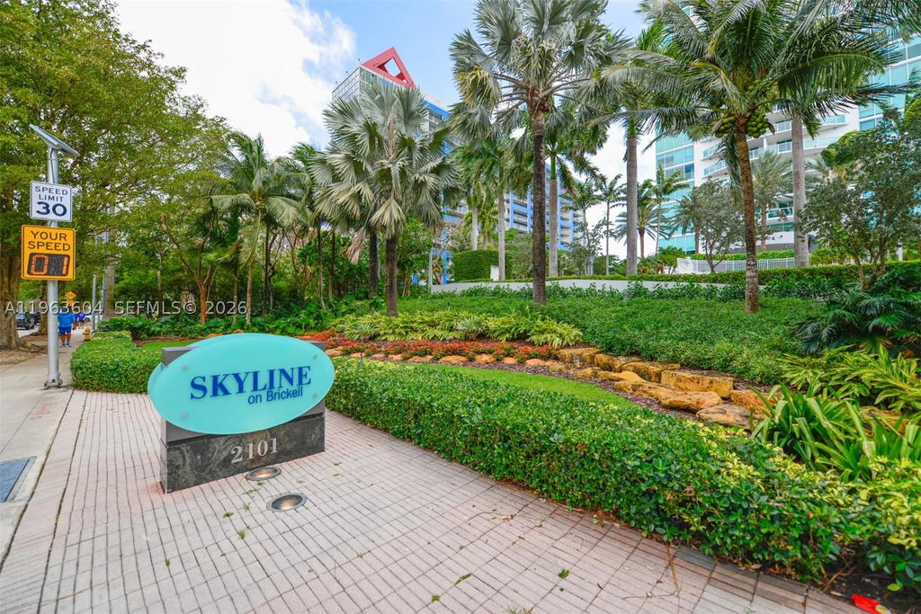 Real estate property located at 2101 Brickell Ave #2009, Miami-dade, Skyline On Brickell Condo, Miami, FL