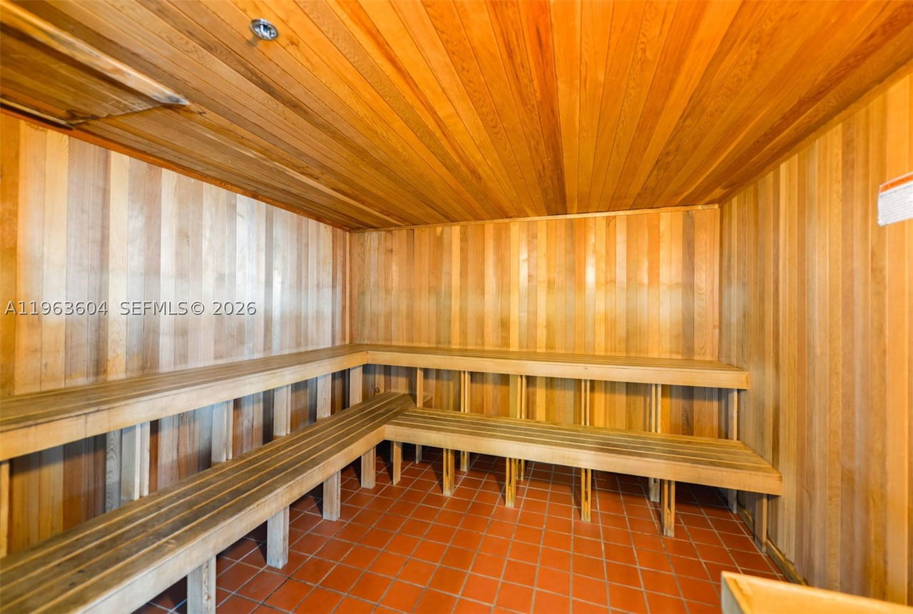 Real estate property located at 2101 Brickell Ave #2009, Miami-dade, Skyline On Brickell Condo, Miami, FL