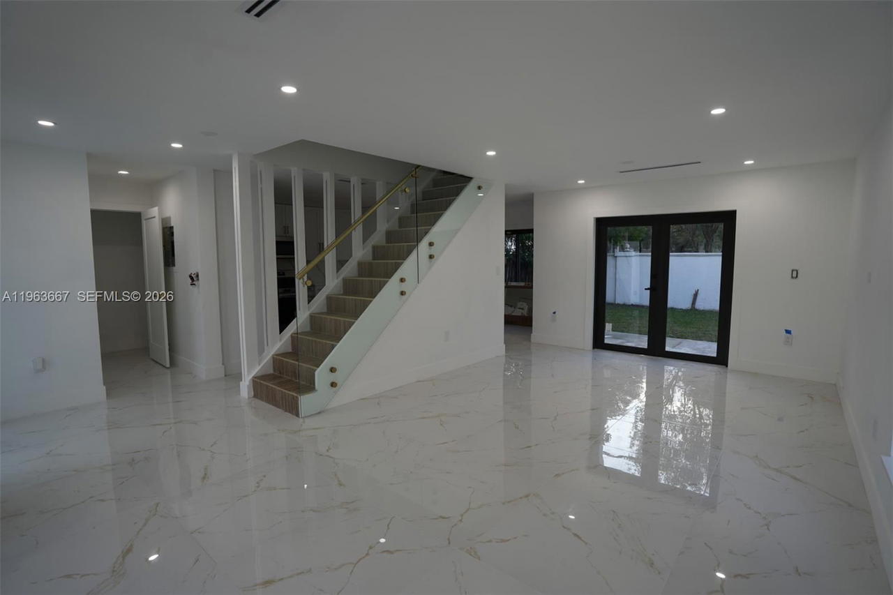 Real estate property located at 18450 56th Pl, Miami-dade, Monterrey 6th Addn, Miami Gardens, FL