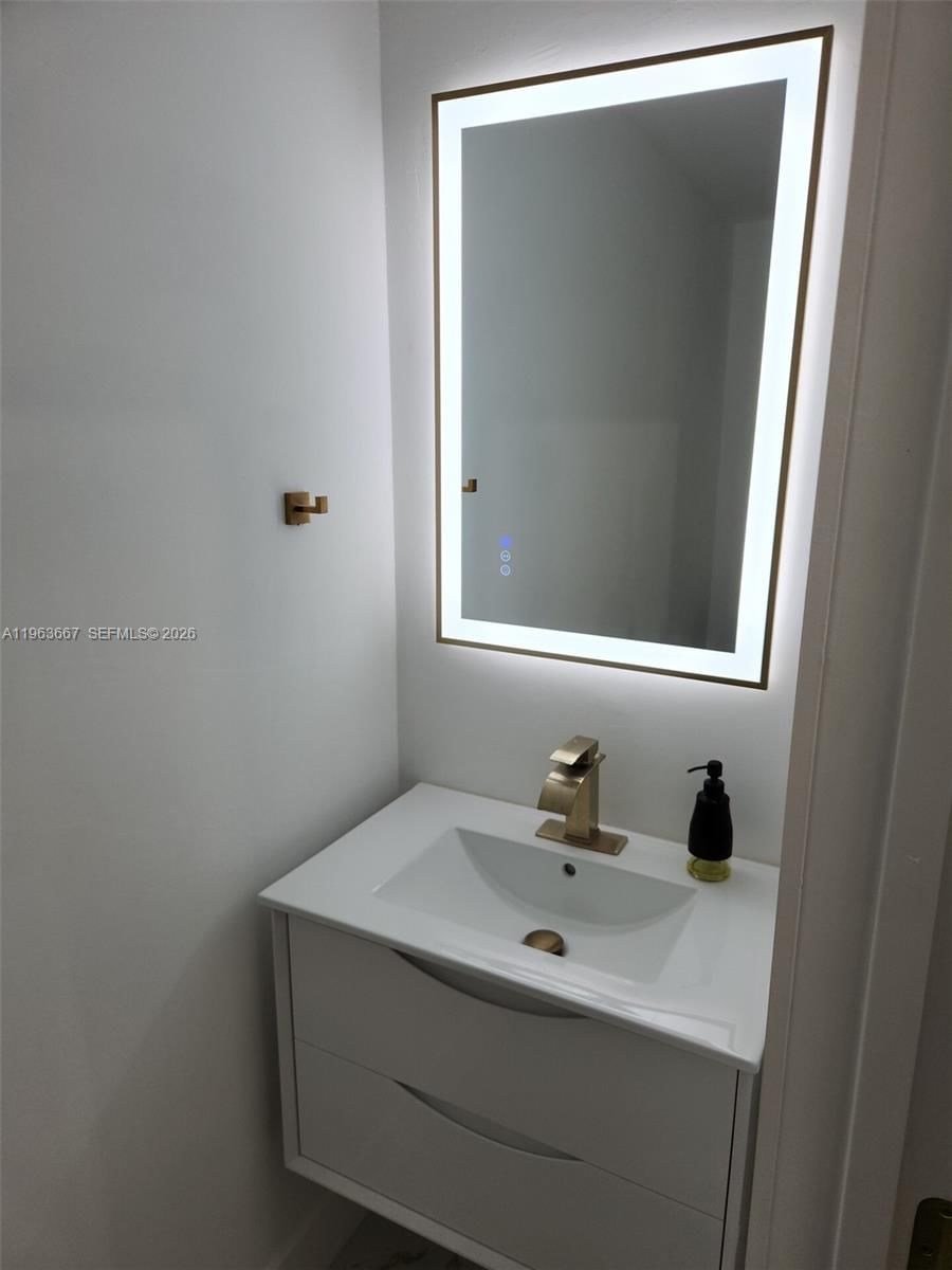 Real estate property located at 18450 56th Pl, Miami-dade, Monterrey 6th Addn, Miami Gardens, FL