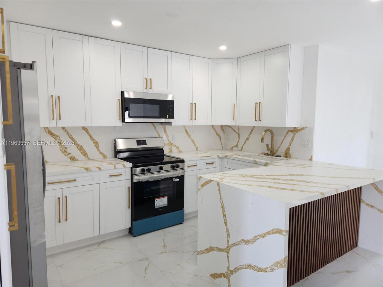 Real estate property located at 18450 56th Pl, Miami-dade, Monterrey 6th Addn, Miami Gardens, FL