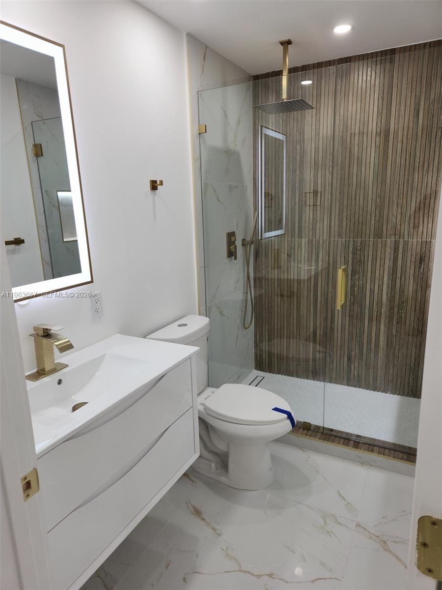 Real estate property located at 18450 56th Pl, Miami-dade, Monterrey 6th Addn, Miami Gardens, FL