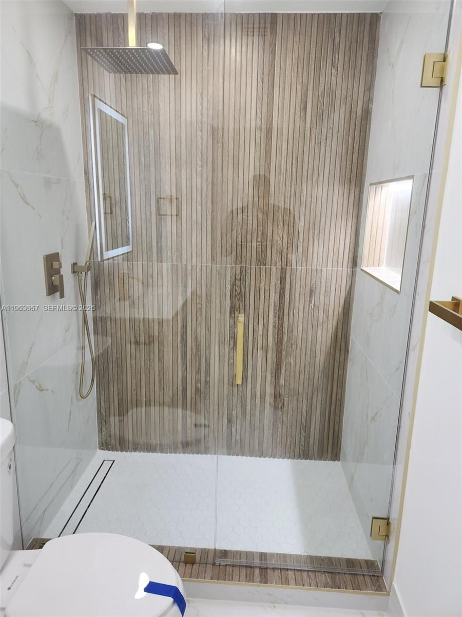 Real estate property located at 18450 56th Pl, Miami-dade, Monterrey 6th Addn, Miami Gardens, FL