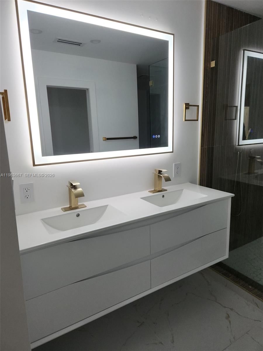 Real estate property located at 18450 56th Pl, Miami-dade, Monterrey 6th Addn, Miami Gardens, FL