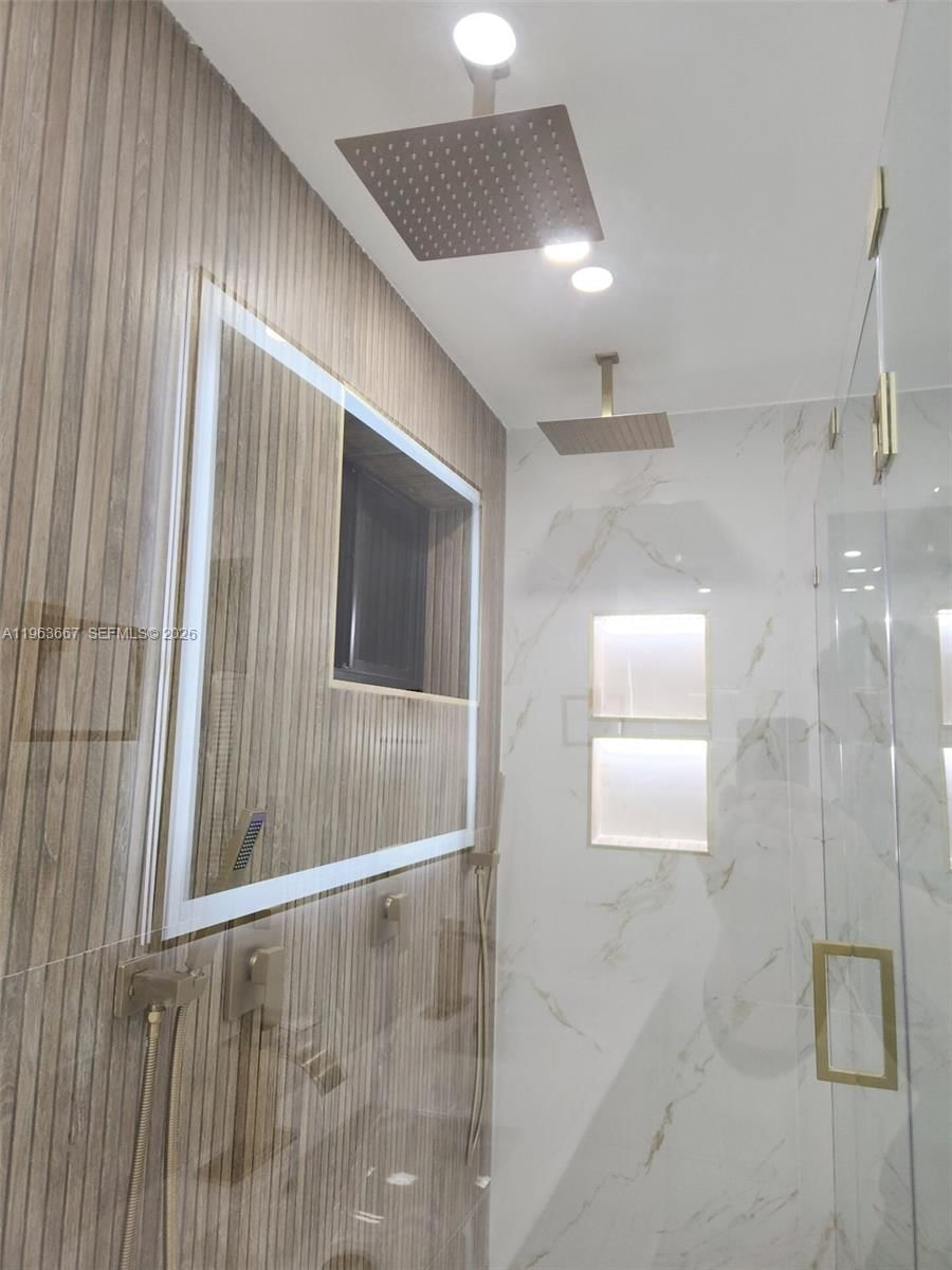 Real estate property located at 18450 56th Pl, Miami-dade, Monterrey 6th Addn, Miami Gardens, FL