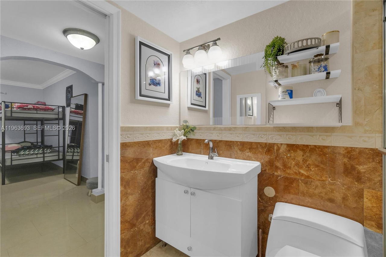 Real estate property located at 17101 57th Ave #110, Miami-dade, El Palmar Condo, Miami Gardens, FL