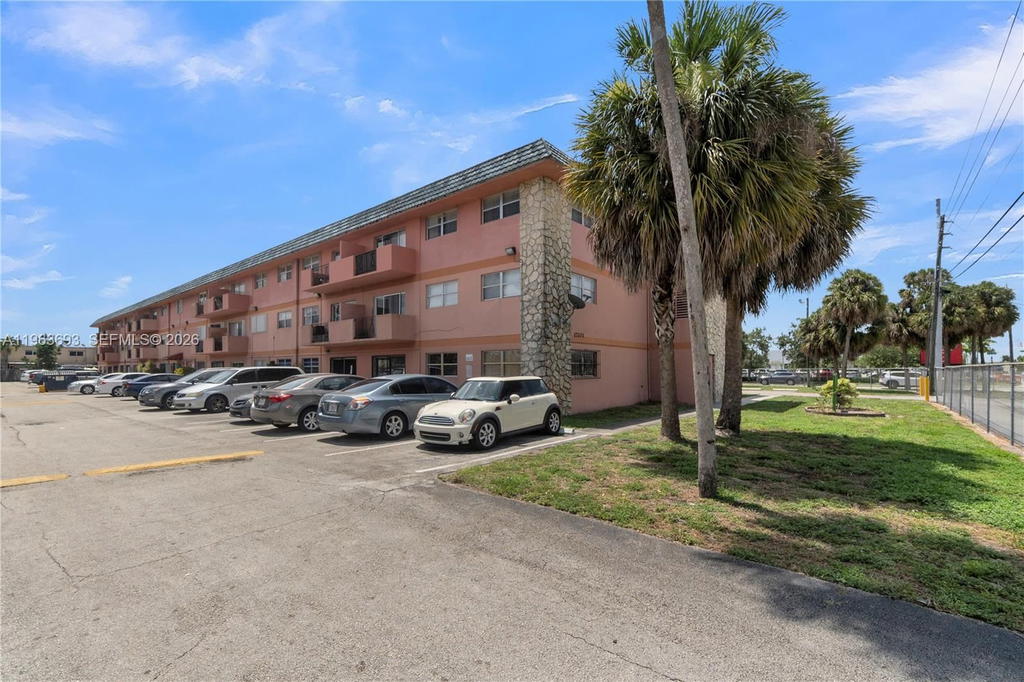 Real estate property located at 17101 57th Ave #110, Miami-dade, El Palmar Condo, Miami Gardens, FL