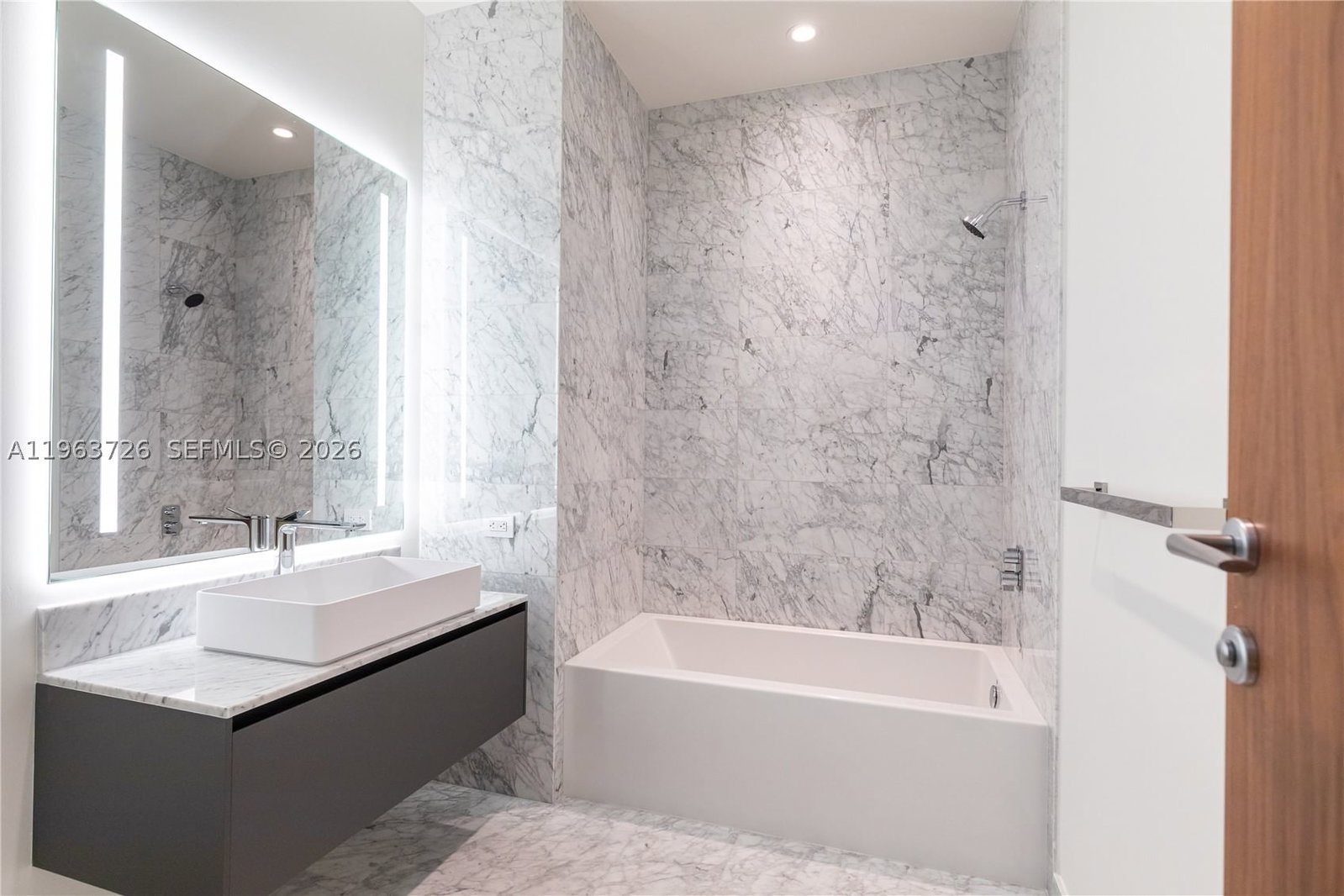 Real estate property located at 5 Grove Isle Dr M303, Miami-dade, Vita Grove Isle, Miami, FL