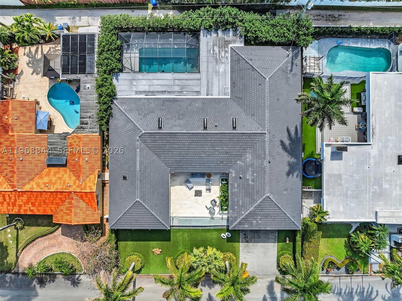 Real estate property located at 840 Southlake Dr, Broward, Hollywood Lakes Section, Hollywood, FL