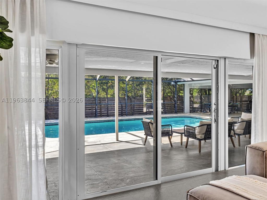 Real estate property located at 840 Southlake Dr, Broward, Hollywood Lakes Section, Hollywood, FL